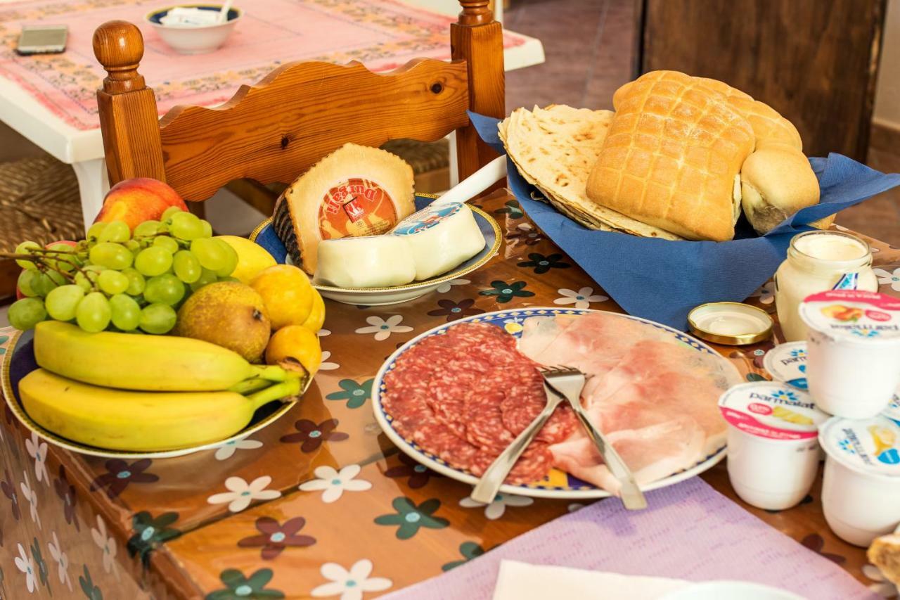 Affittacamere Le Ginestre 卡拉古诺内 外观 照片
